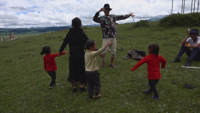 四川宣传片记录片阿坝藏族家庭生活跳舞摄影