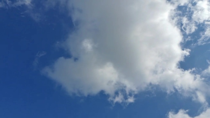 蓝天白云流动的云天上云朵棉花云淡淡的白云