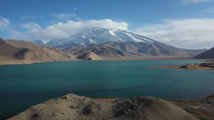 原创 新疆喀拉库勒湖慕士塔格峰雪山风光