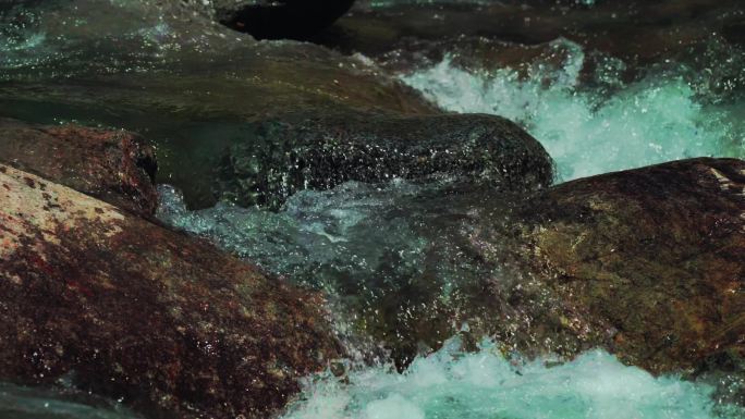 4k 冰河 溪流 山泉 河流 水花