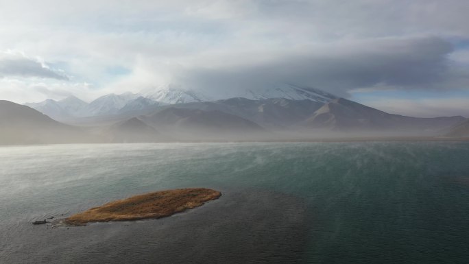 原创 新疆喀拉库勒湖慕士塔格峰雪山风光