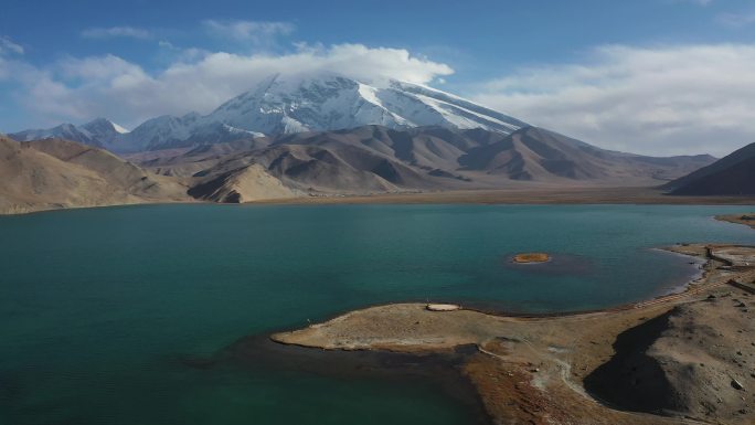 原创 新疆喀拉库勒湖慕士塔格峰雪山风光