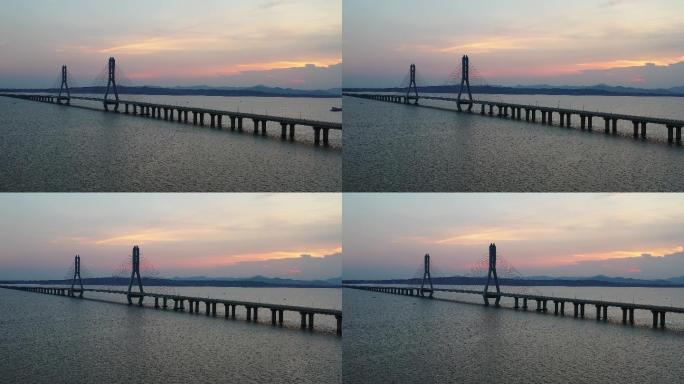 航拍黄昏时刻的鄱阳湖二桥