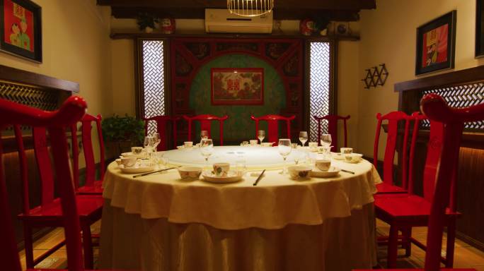 中式酒店包间餐桌圆桌