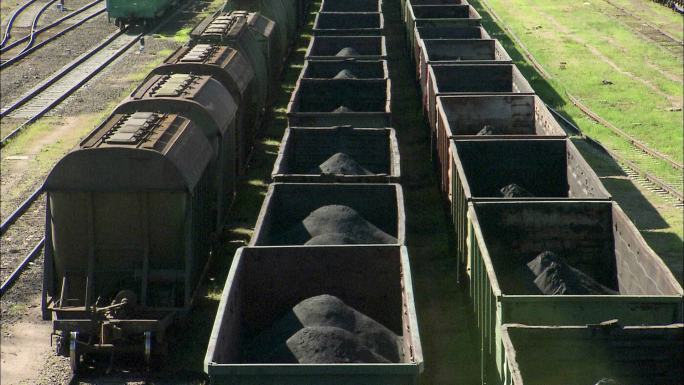 火车 拉煤的火车 运输 满洲里