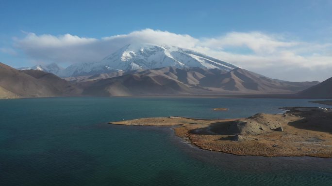 原创 新疆喀拉库勒湖慕士塔格峰雪山风光