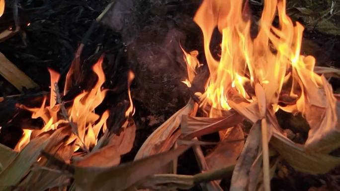 火焰火堆明火烧火烧柴火火燎灭火升火烧火