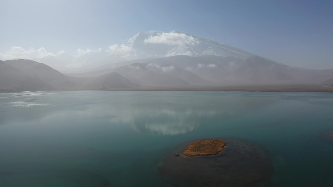 原创 新疆喀拉库勒湖慕士塔格峰雪山风光