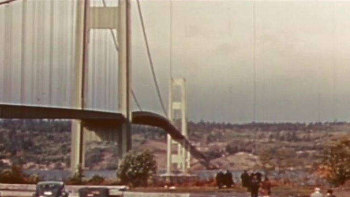 1940年 美国塔科马海峡大桥垮塌