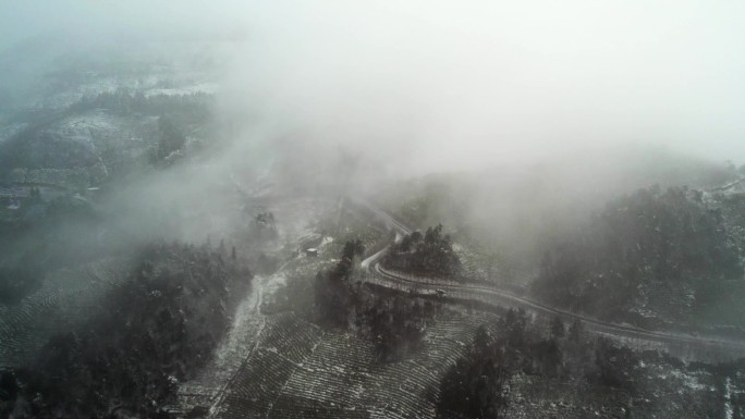 东白山下雪