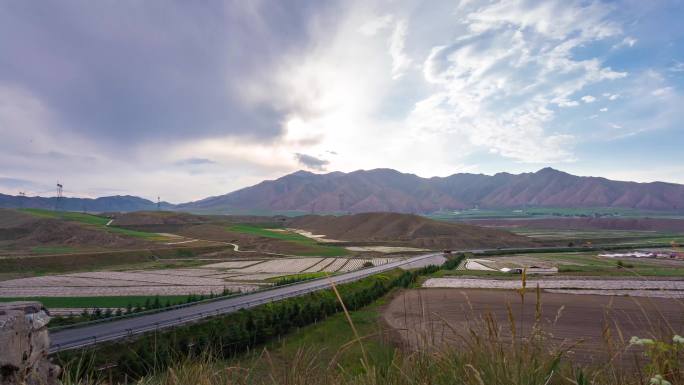 河西走廊甘肃武威乌鞘岭