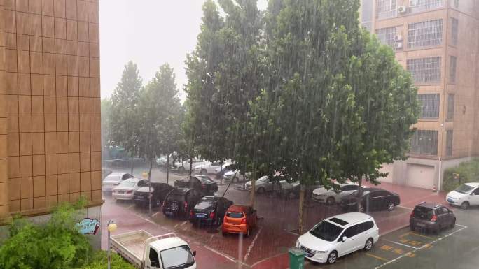 狂风暴雨大雨下雨强降水