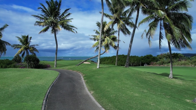 海边漂亮的高尔夫球场