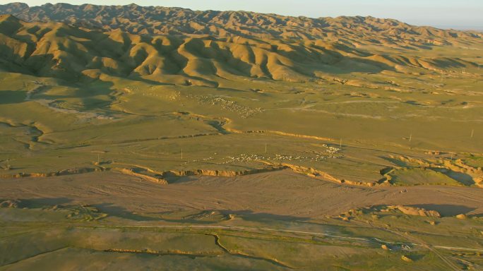 直升机航拍内蒙古鄂尔多斯市库布齐沙漠61
