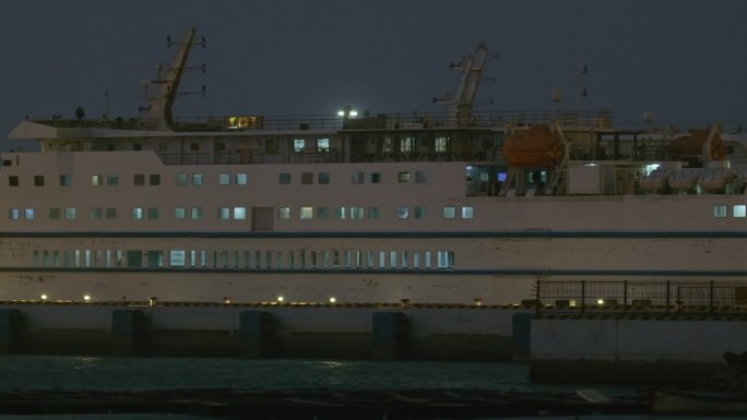 海南海口新港夜景