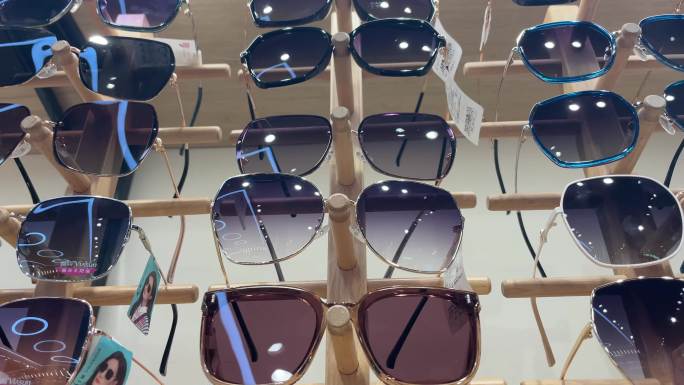 商场眼镜店墨镜展厅太阳镜眼镜夏天阳光