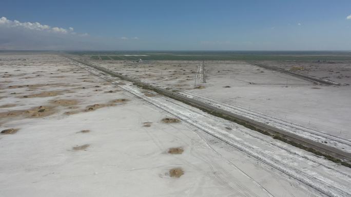 原创 新疆库车盐碱地荒野公路自驾游旅行