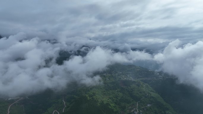 航拍大山云海