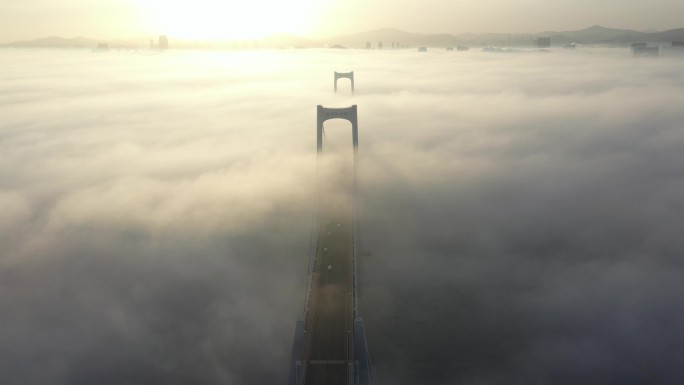大连跨海大桥平流雾
