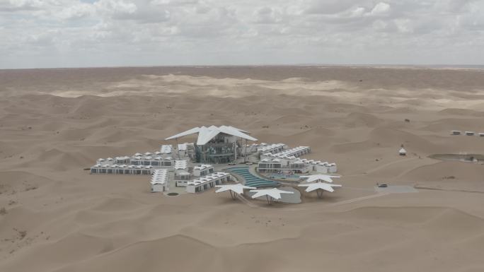 4K航拍沙漠星星酒店及景区