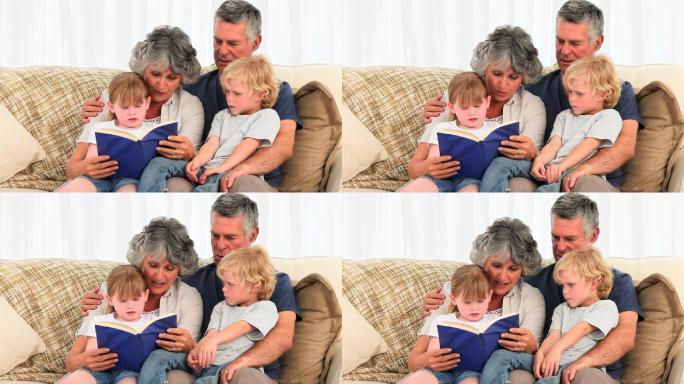 爷爷奶奶在给孙子们读书