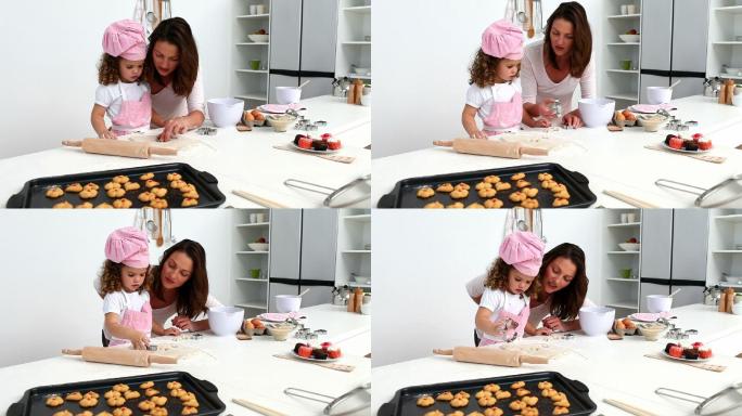 妈妈和女儿一起做烘焙特写