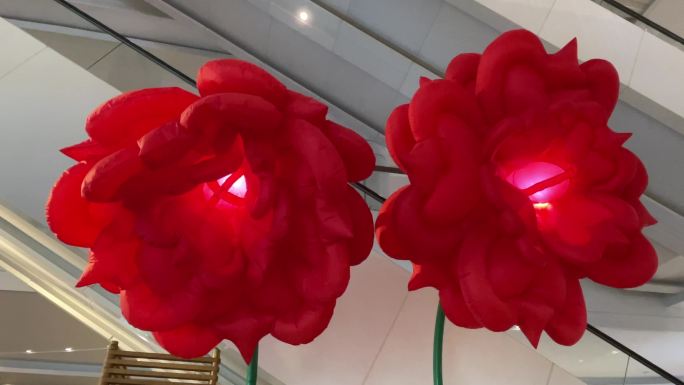 商场红色气球玫瑰花喜庆装饰自动感应开花