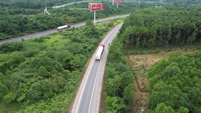 高速公路车辆运输油罐车