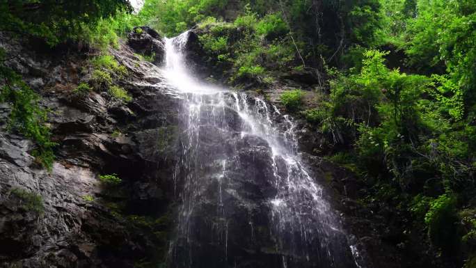 高山瀑布