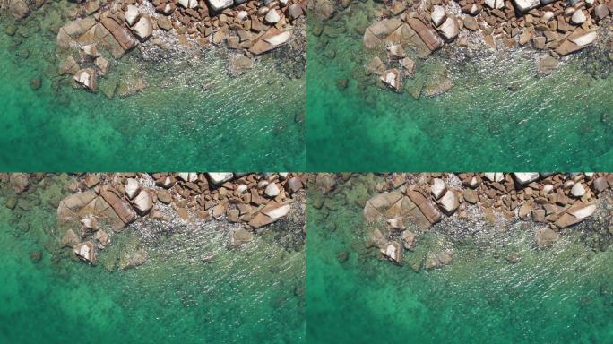 【4K原创】俯拍微波荡漾的礁石海岸海水