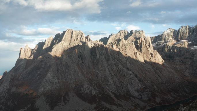 莲宝叶则 石头山 阿坝 山魔界山峰 航拍