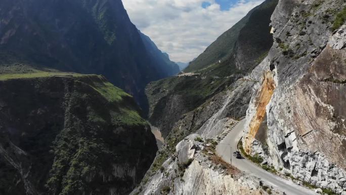 原创 云南虎跳峡金沙江公路交通自然风光