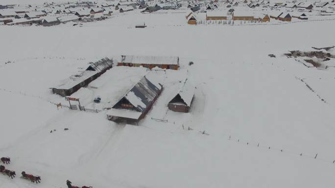 航拍新疆禾木村冬季雪景4K视频