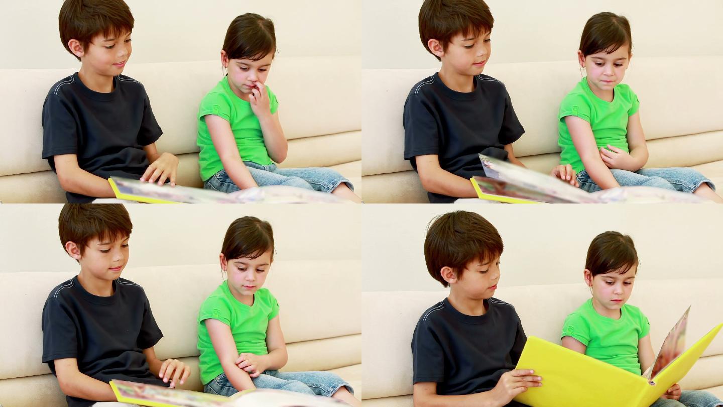 孩子们坐在客厅里看书