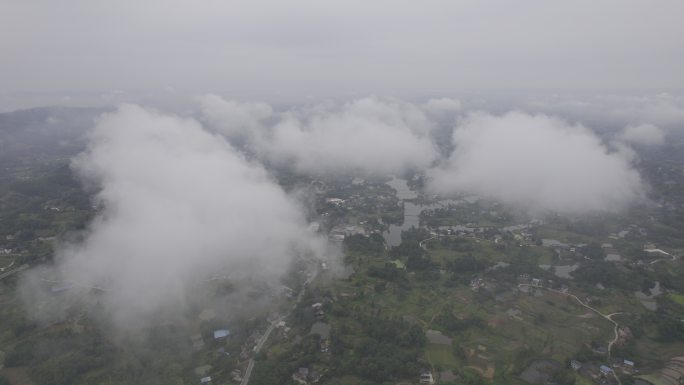 航拍云雾内江市山区