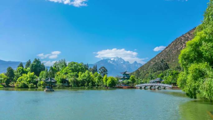 云南丽江黑龙潭大景