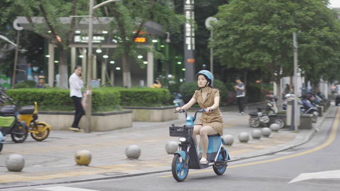 骑共享电动车 城市低碳出行