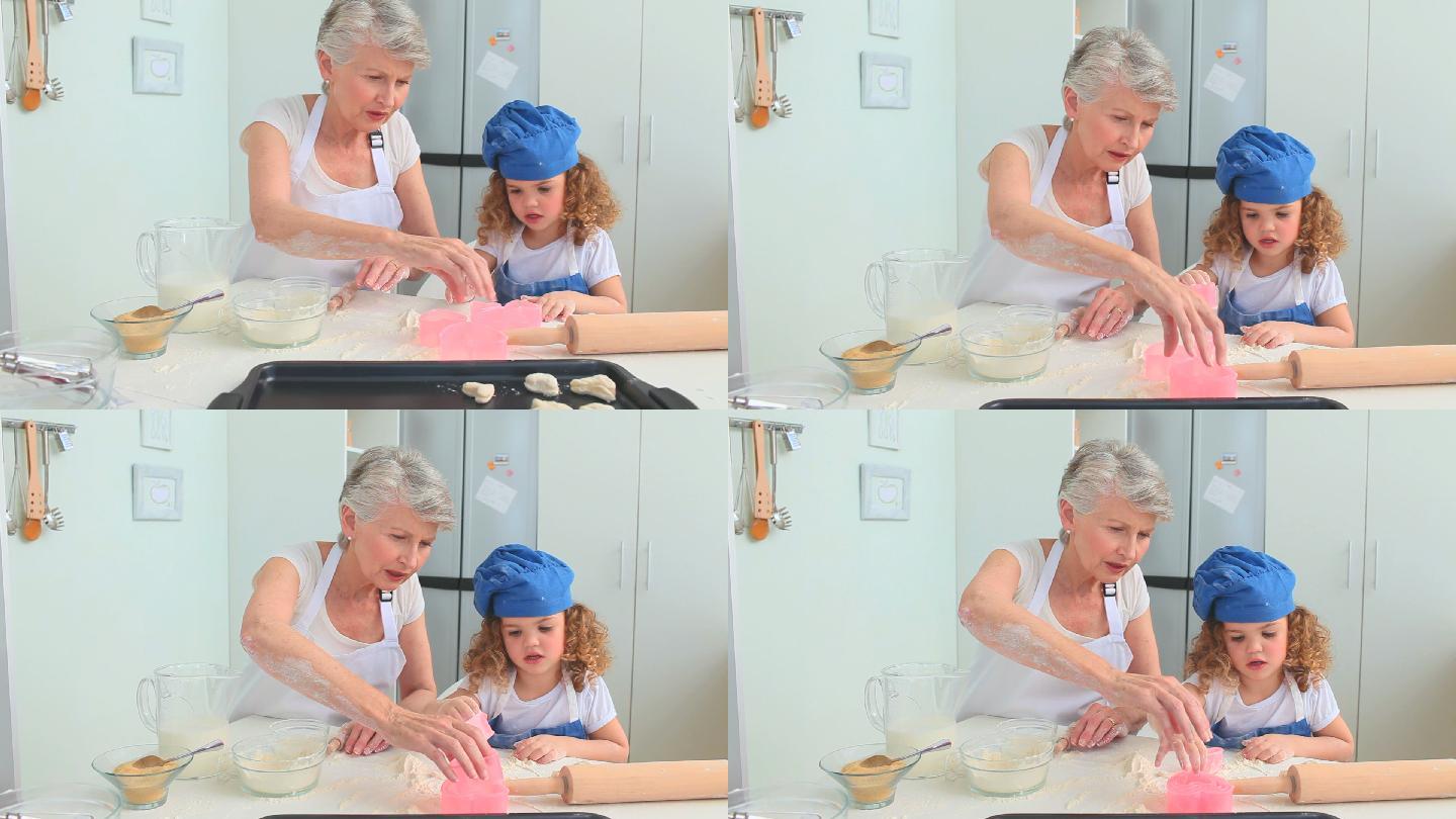 祖母教她的孙女如何做饭