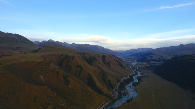 十里青山远,潮平路带沙