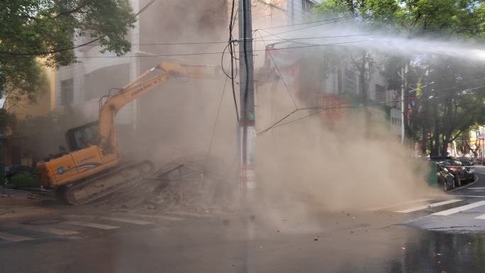 城市中心地段老城改造拆除危房消除安全隐患