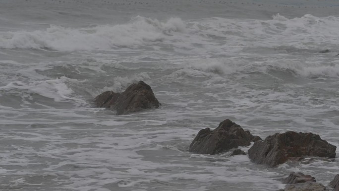 台风天海边巨浪