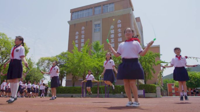 学校中学生小学生体育运动大课间跳绳