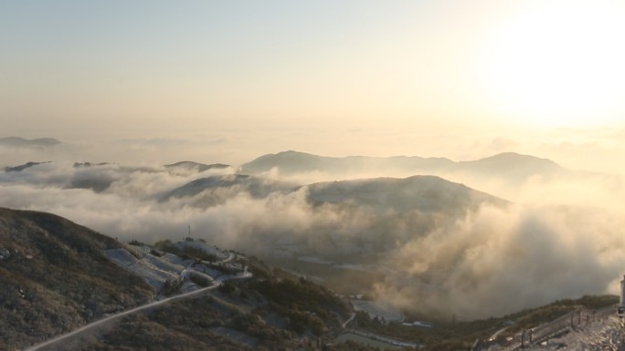 东白山冬天云雾云海阳光日出雪后冰凌雾凇