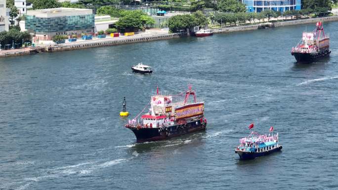 香港25艘大型渔船巡游庆祝回归25周年1