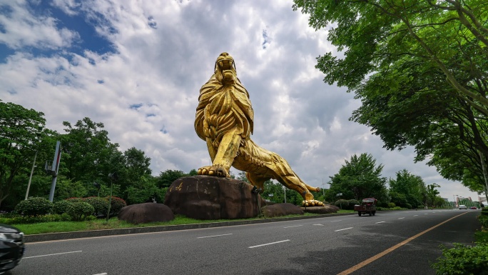 4k贵阳观山湖金色狮子雕塑延时