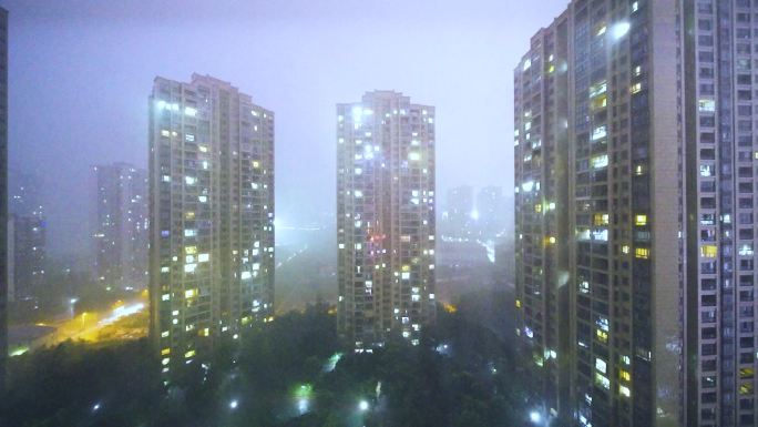 电闪雷鸣打雷下雨梅雨季节