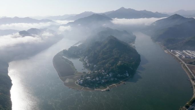 黄山市新安江深渡港云海航拍4K