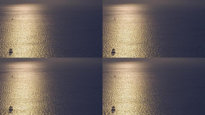 早晨的阳光映照在海面上