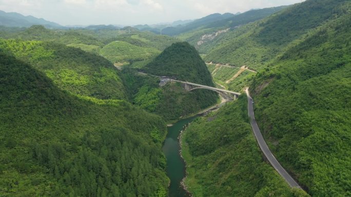 原创 湖北恩施宣恩县平地坝大桥山谷风光