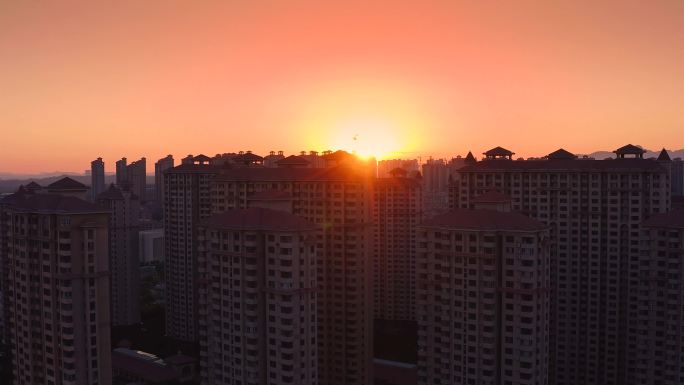 太阳下山城市航拍